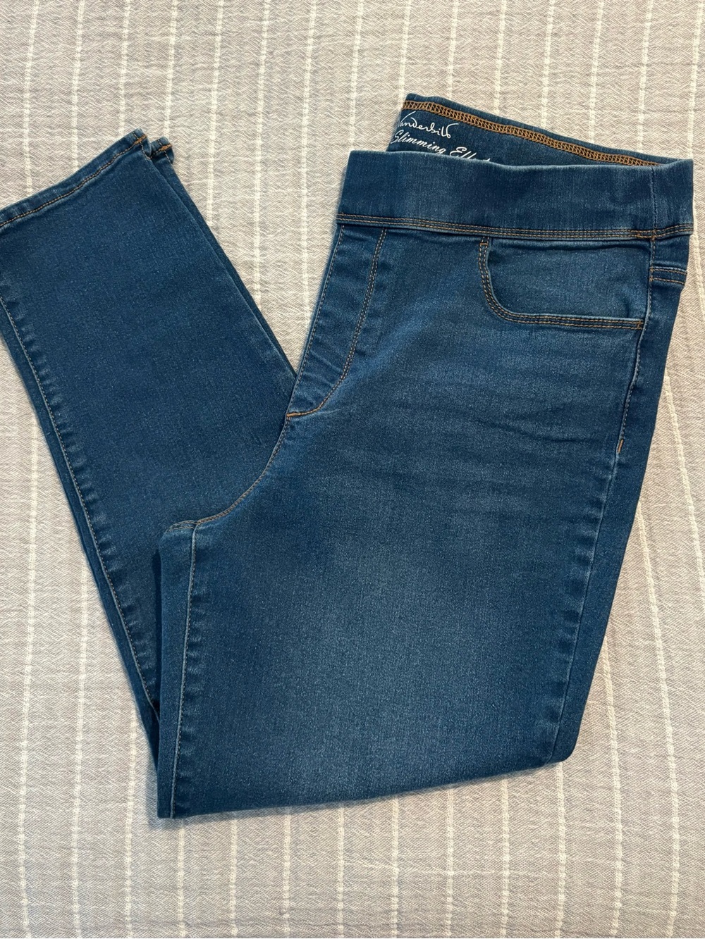 Gloria Vanderbilt Ladies Indigo Pull-on Jeans